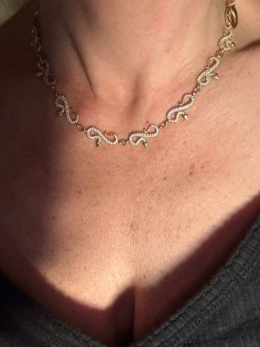 Snake Bow Necklace Diamond and 18k Yellow Gold