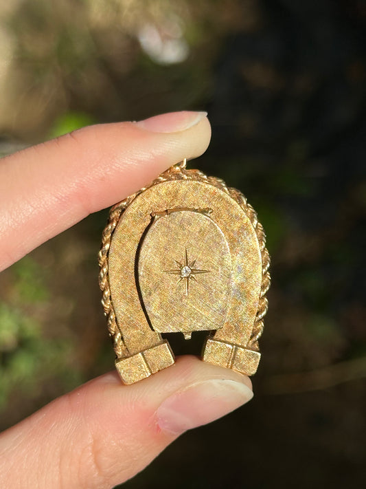 Vintage 14k Yellow Gold Florentine Diamond Horseshoe Locket