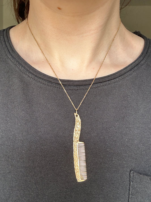 Vintage 14k Yellow Gold Comb Pendant