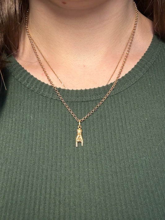 Vintage 18k Yellow Gold Mano Cornuto Pendant