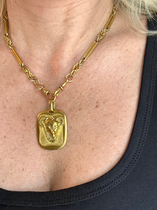 Vintage Solid 18k Yellow Gold Aries Ram Zodiac Pendant
