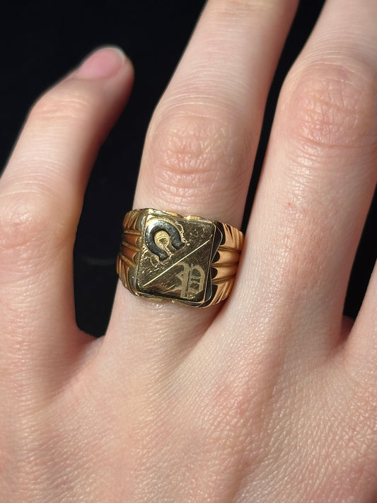 Vintage Horseshoe Chunky 18k Solid Signet Ring