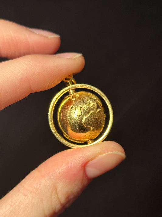 Vintage 18k Spinning Globe Pendant