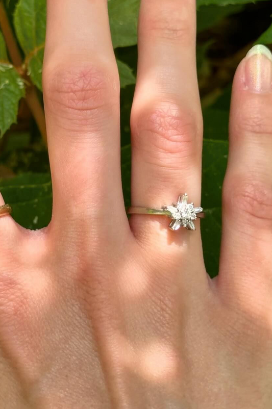 Vintage 14k White Gold Diamond Star Ring