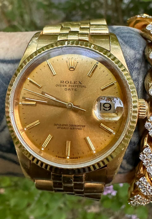 1996 Rolex Solid 18k Oyster Perpetual Date Watch