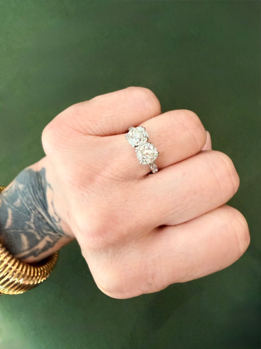Edwardian 2.95 Carat Old Cut Diamond Two-Stone Ring