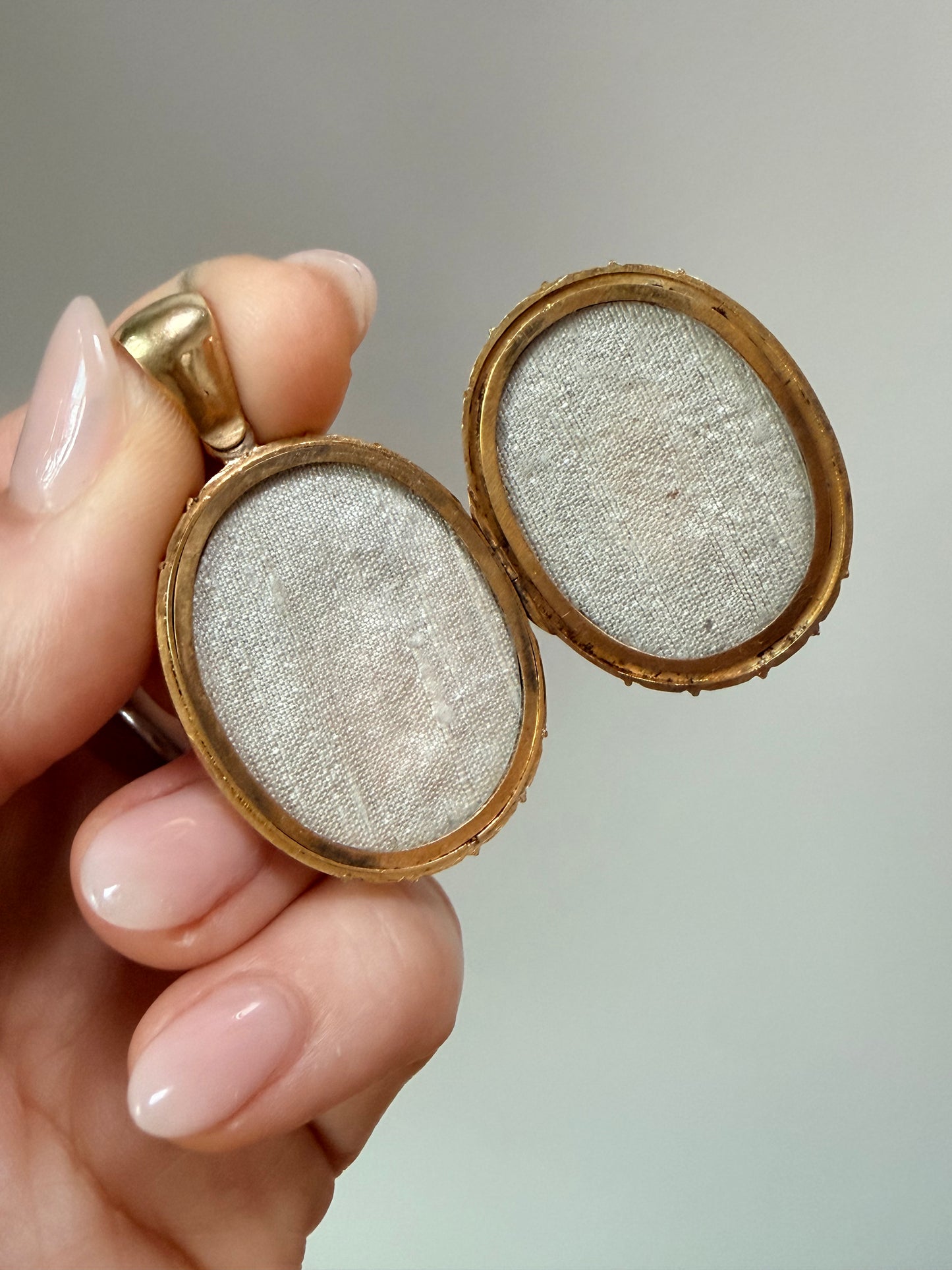 Vintage Pinstripe Gold Locket