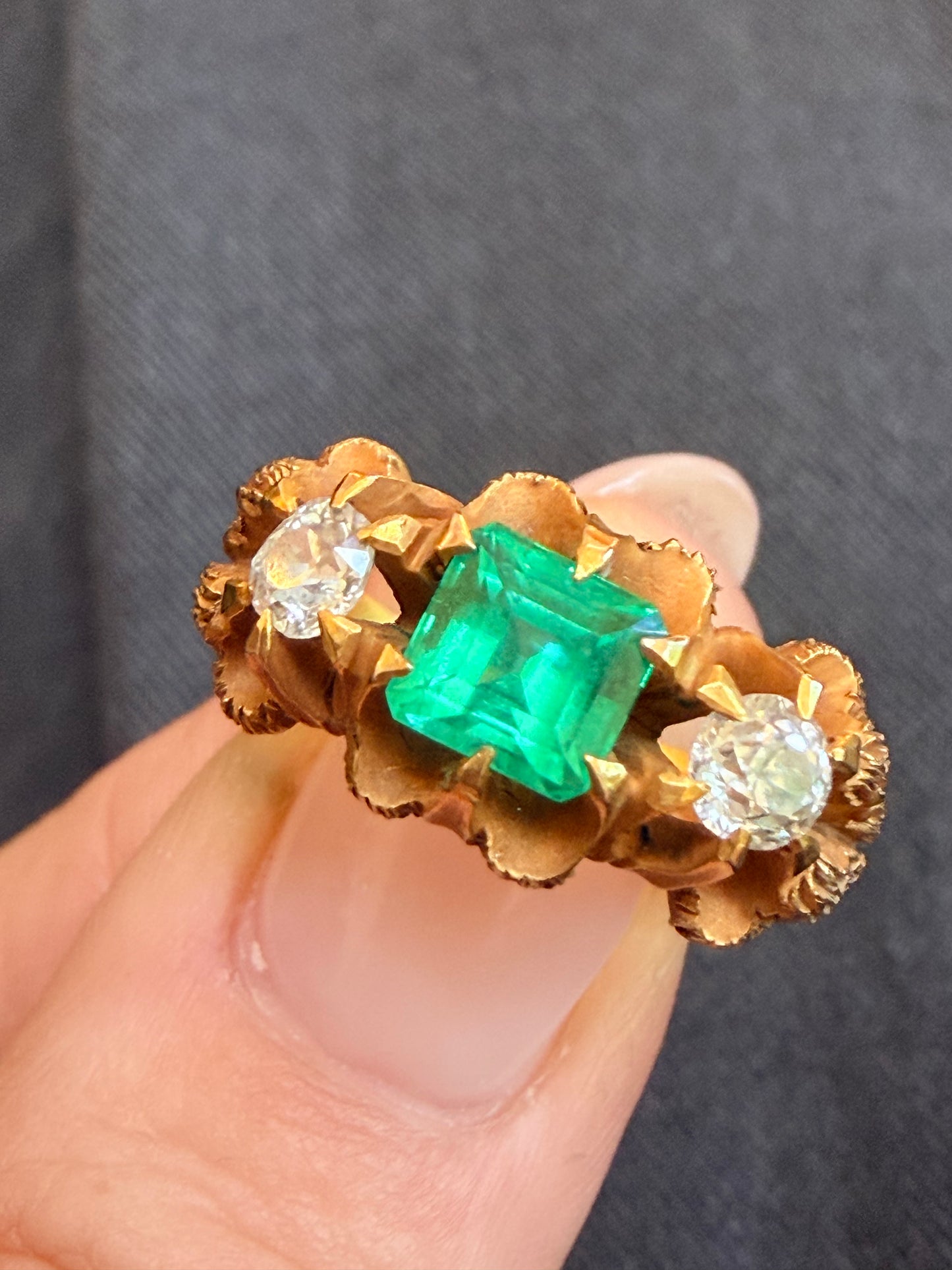 Vintage Emerald & Diamond Floral Ring