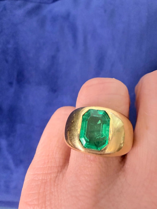 Vintage Flush Set Colombian Emerald Ring