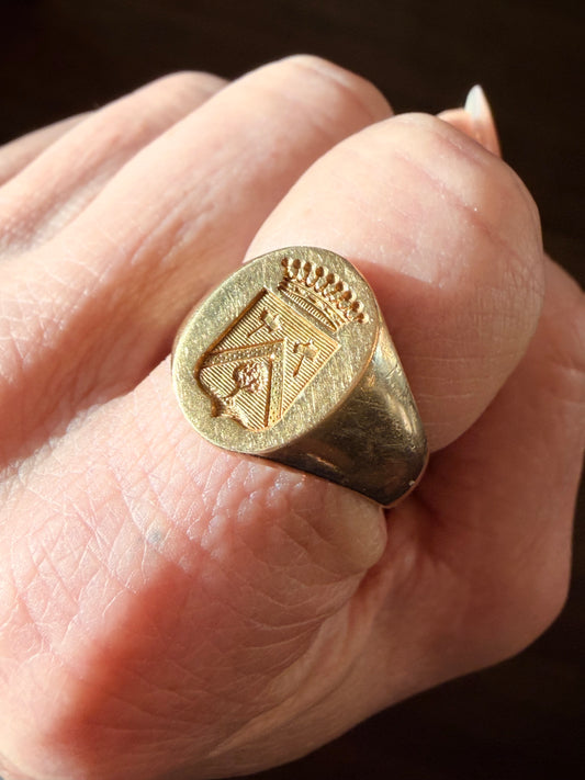Vintage Crest Signet Ring