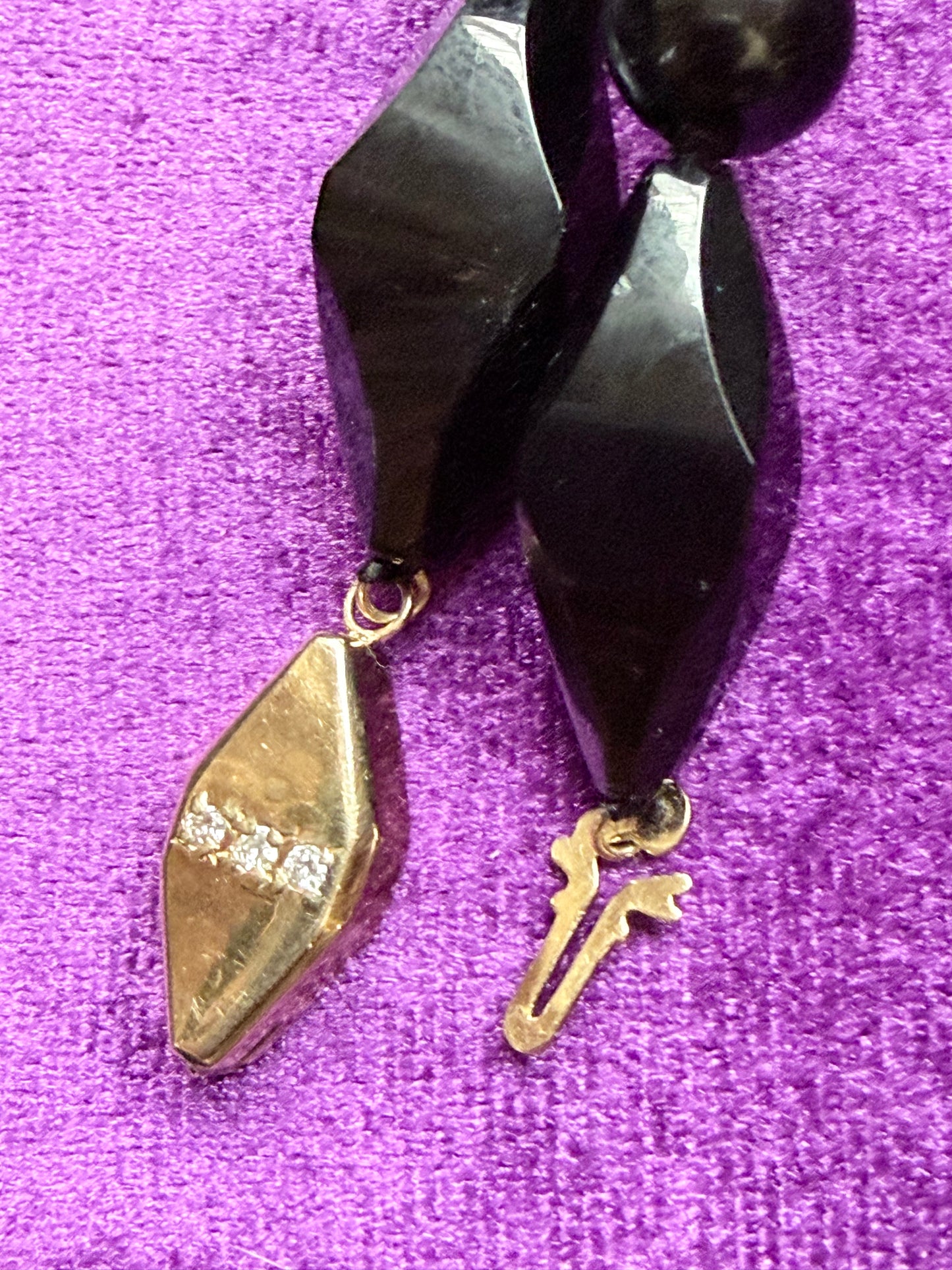 Antique Onyx and Pearl Chunky Chain Locket