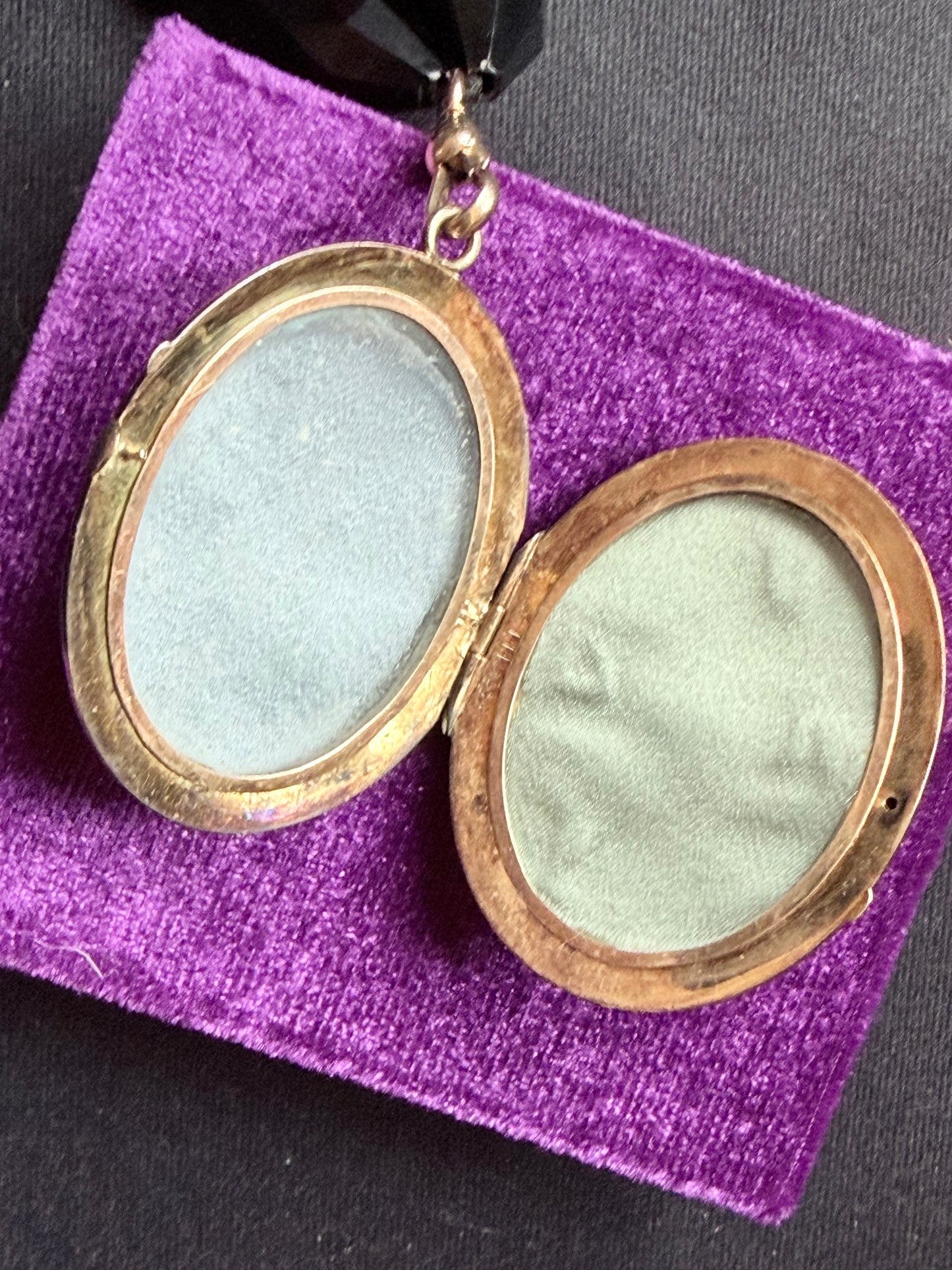 Antique Onyx and Pearl Chunky Chain Locket