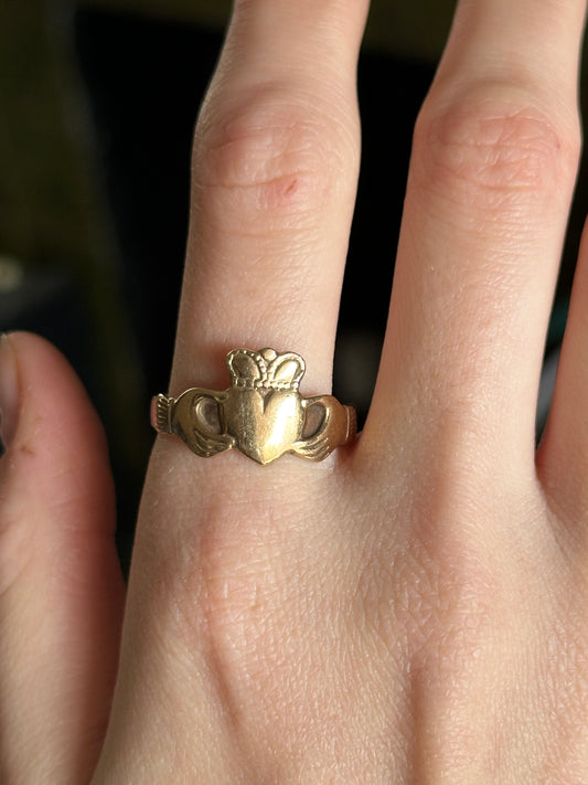 Vintage 10k Yellow Gold Large Claddagh Ring