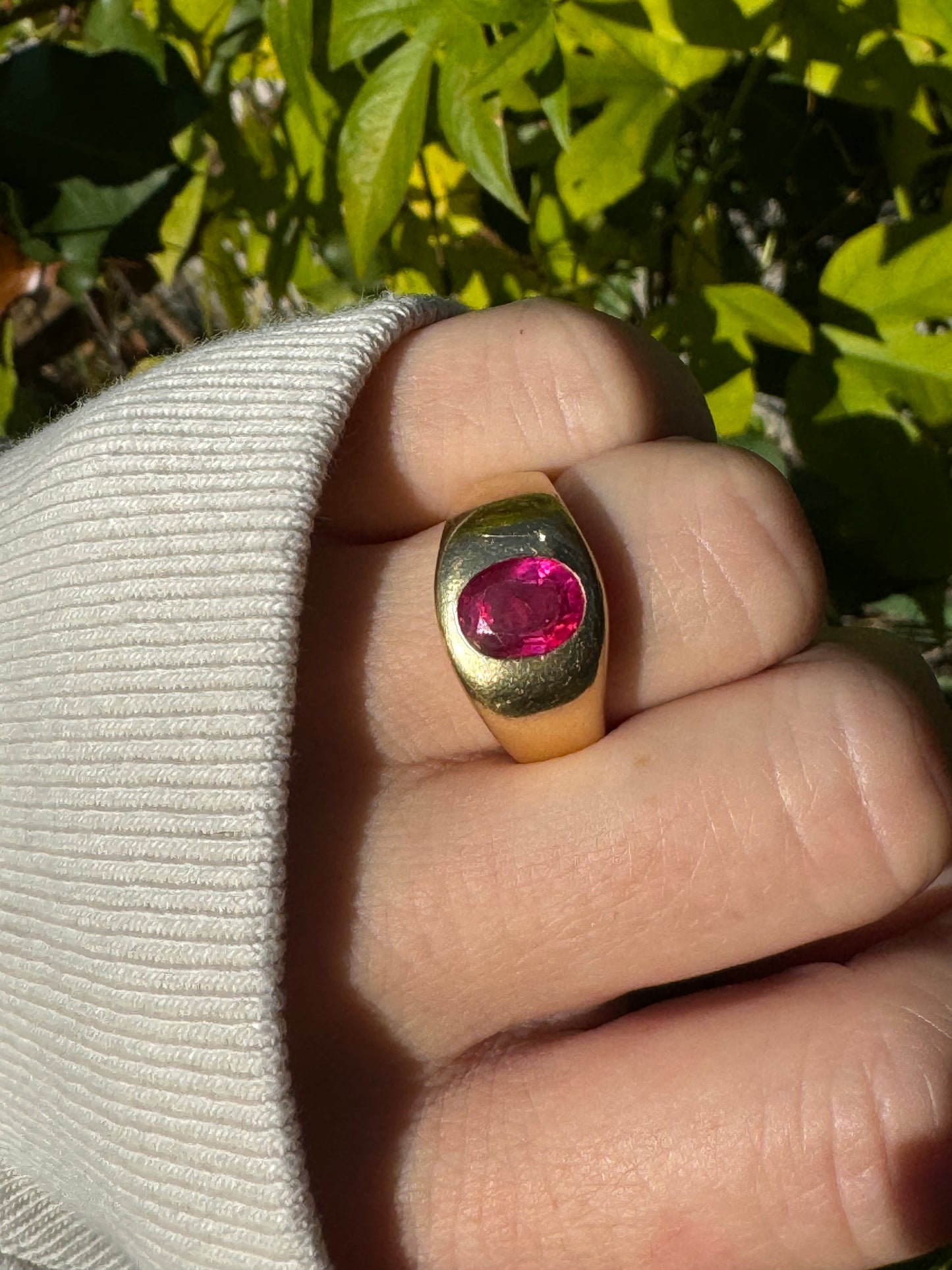 Vintage 18k Yellow Gold Unheated Burma Ruby Ring