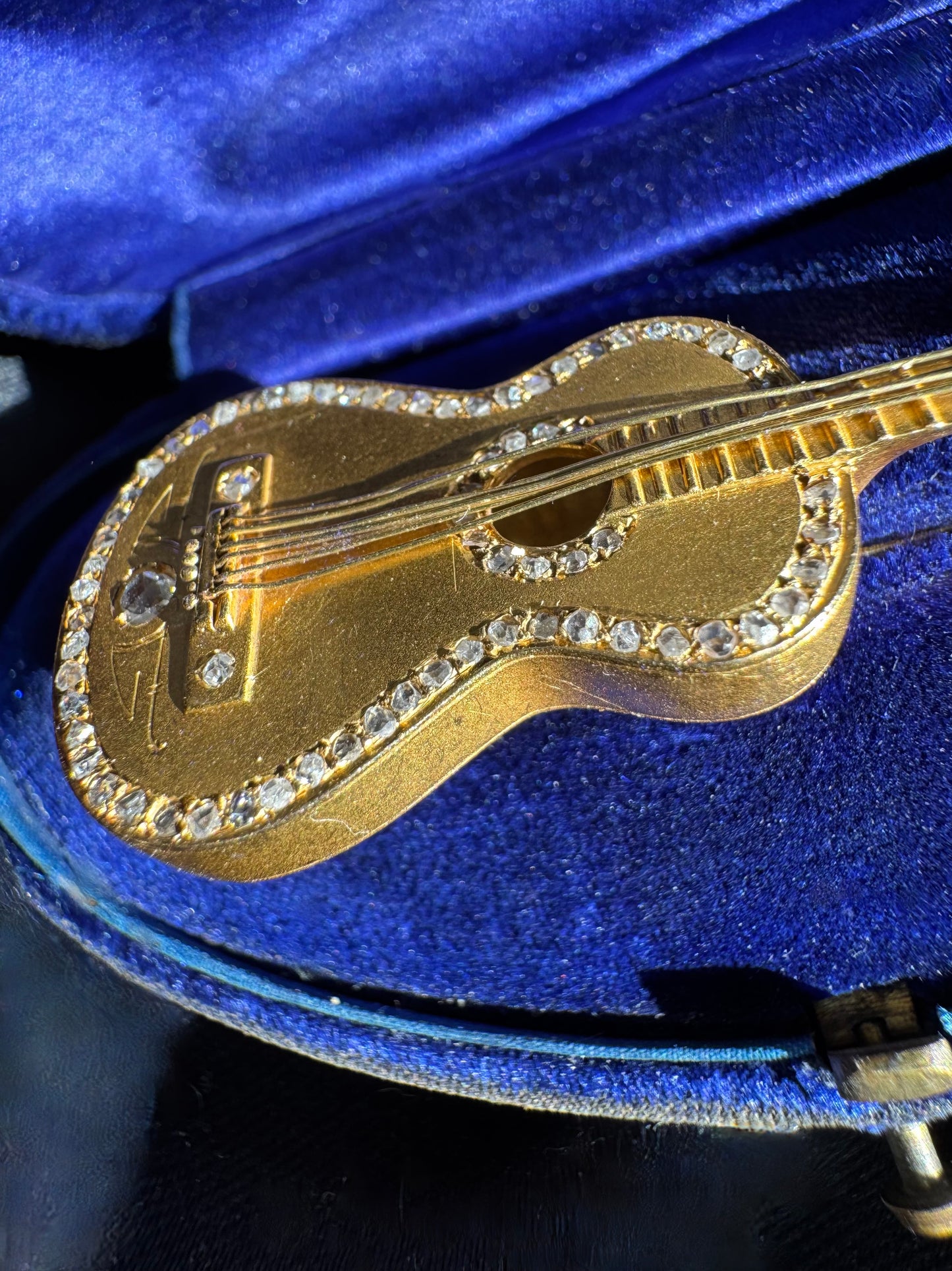 Victorian Classical Guitar 18k Gold and Diamond Brooch