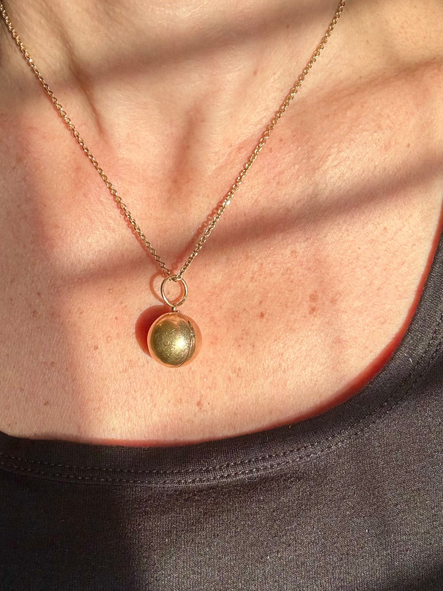 Antique 18k Yellow Gold Orb Locket