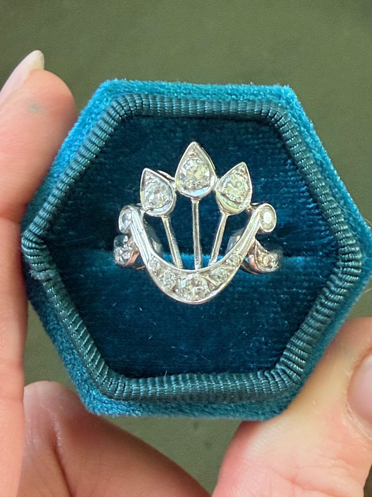 Vintage Triple Arrow Crown Ring